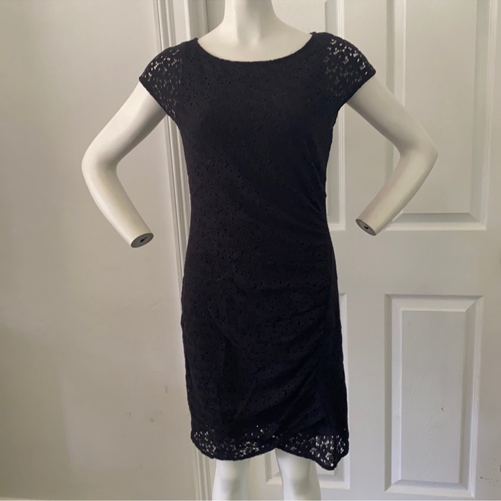 DKNYC Lace Cap Sleeve Sheath Cocktail Dress Knee-Length in Black Size 6